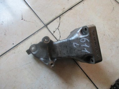 Лапа левая MERCEDES-BENZ C-класс W203/S203/CL203 (2000 - 2004) — Разборка Мерседес