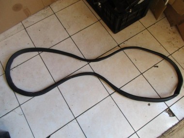 Уплотнитель дверного проема ( на кузове ) MERCEDES-BENZ GLE-класс W166 (2015 - 2018) — Разборка Мерседес