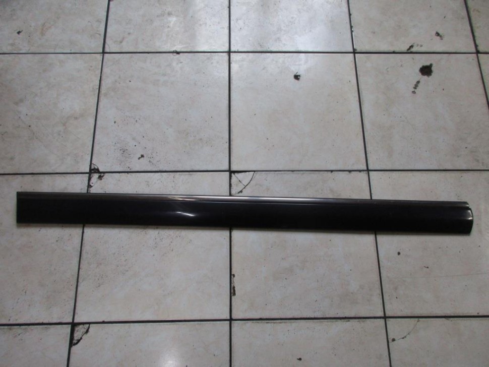 Молдинг двери MERCEDES-BENZ E-класс W210/S210 (1995 - 1999) фото 1 — Разборка Мерседес