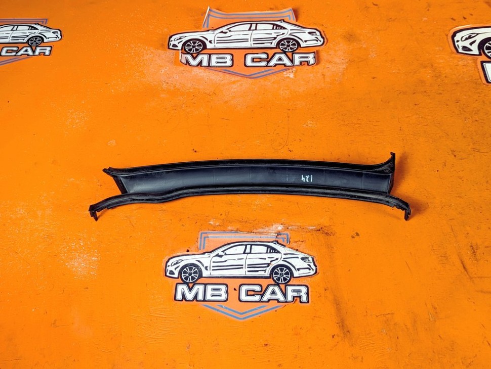 Водосток MERCEDES-BENZ E-класс W124/S124/C124/A124 (1984 - 1997) фото 1 &mdash; Разборка Мерседес