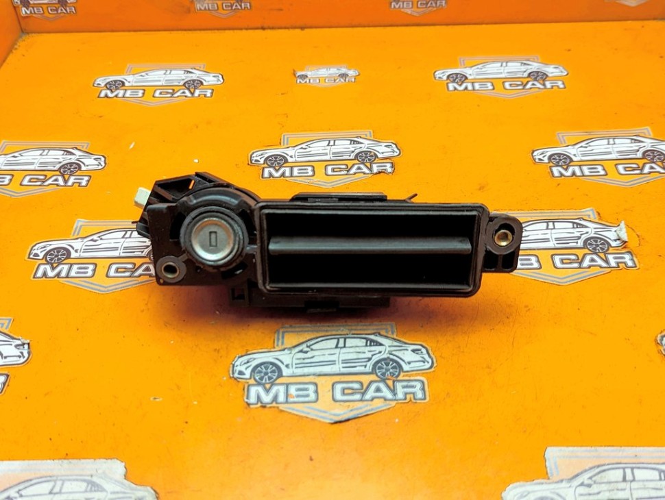 Ручка открытия багажника MERCEDES-BENZ C-класс W203/S203/CL203 (2000 - 2004) фото 1 &mdash; Разборка Мерседес