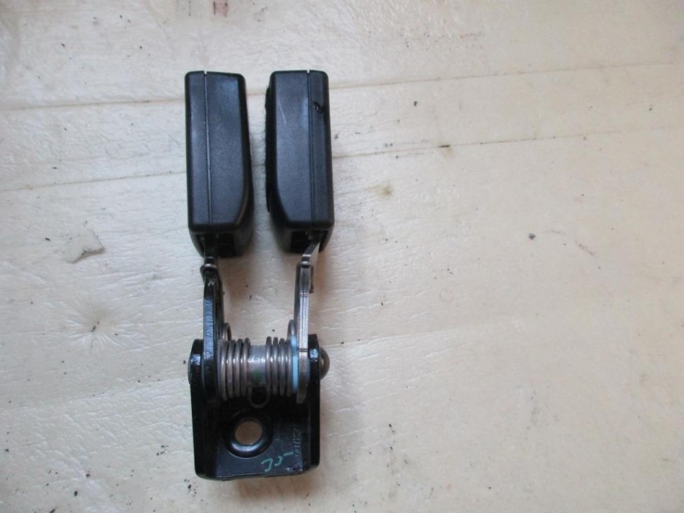 Замок ремня безопасности MERCEDES-BENZ E-класс AMG W211/S211 (2002 - 2006) фото 1 — Разборка Мерседес