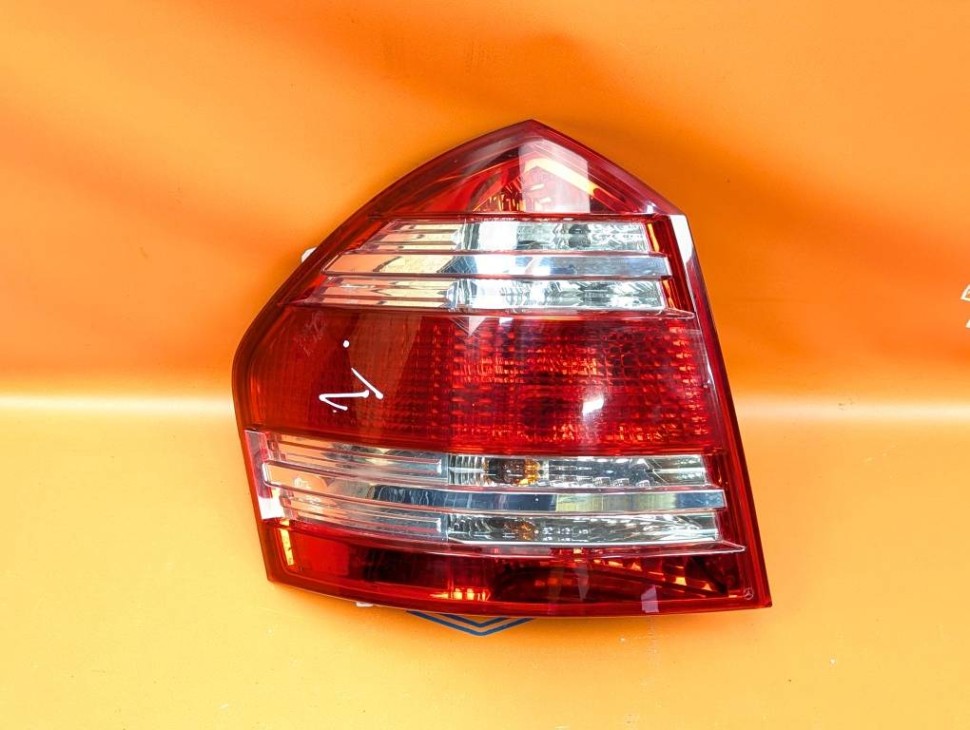 Фонарь задний левый MERCEDES-BENZ GL-класс X164 рестайлинг (2009 - 2012) фото 1 — Разборка Мерседес