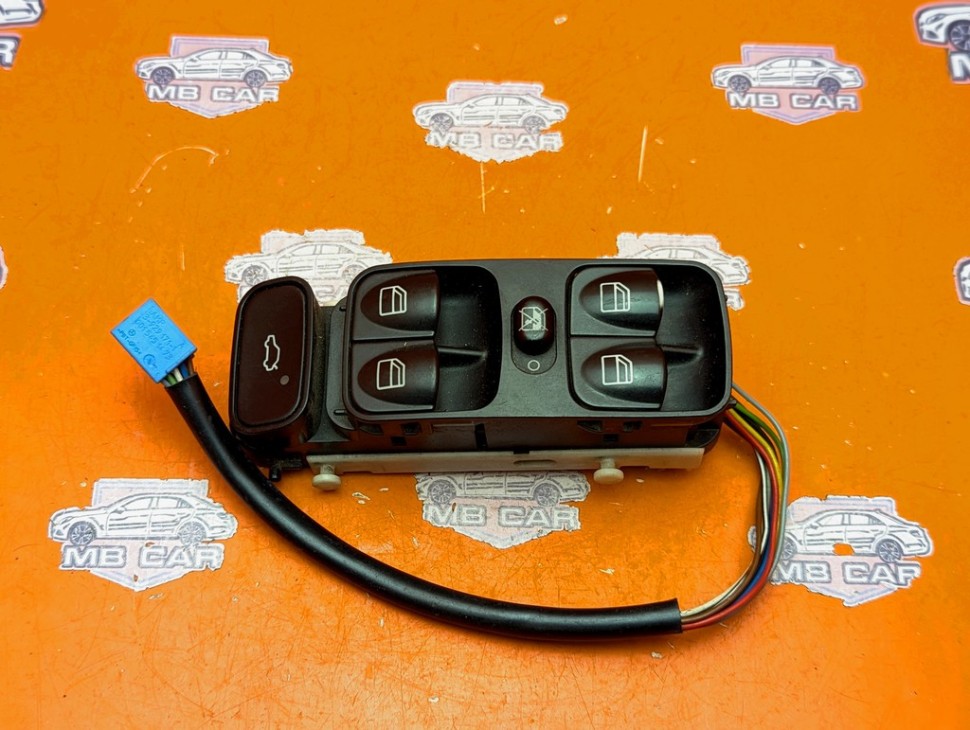 Блок кнопок стеклоподъемников MERCEDES-BENZ C-класс W203/S203/CL203 (2000 - 2004) фото 1 &mdash; Разборка Мерседес