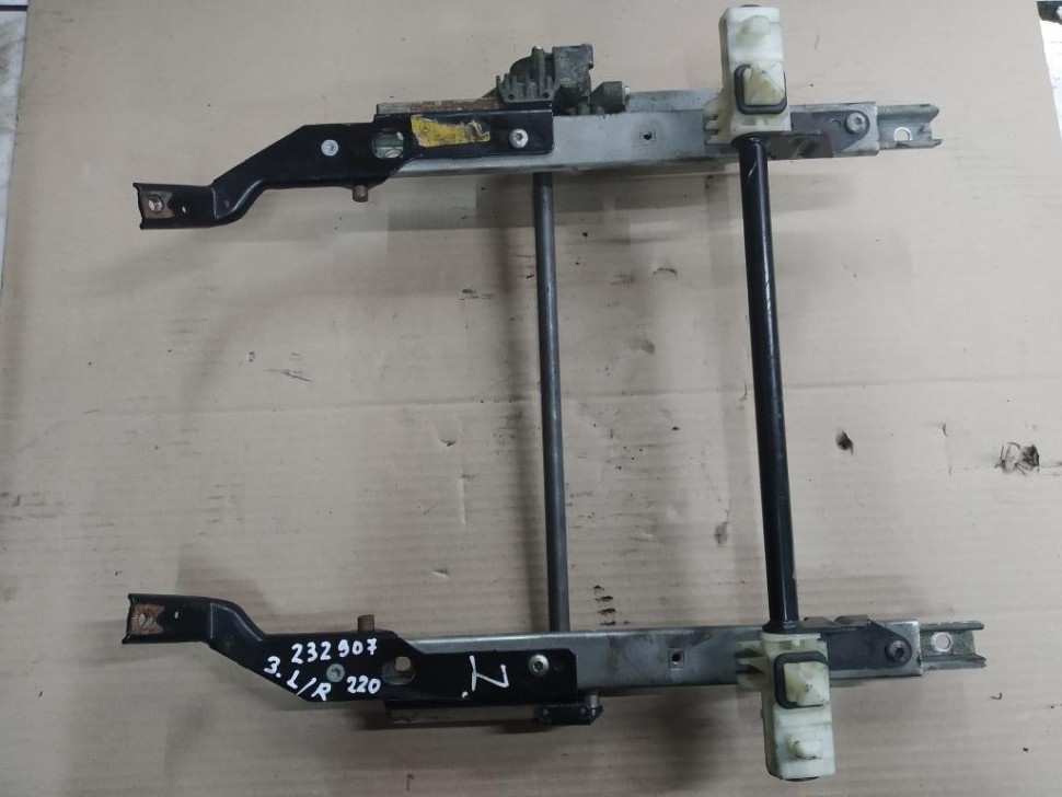 Механизм регулировки сидений MERCEDES-BENZ S-класс W220 рестайлинг (2002 - 2005) фото 1 — Разборка Мерседес