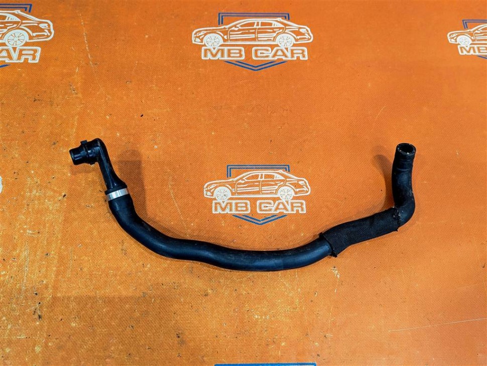 Патрубок ОЖ MERCEDES-BENZ CLS-класс C218/X218 рестайлинг (2014 - 2017) фото 1 — Разборка Мерседес