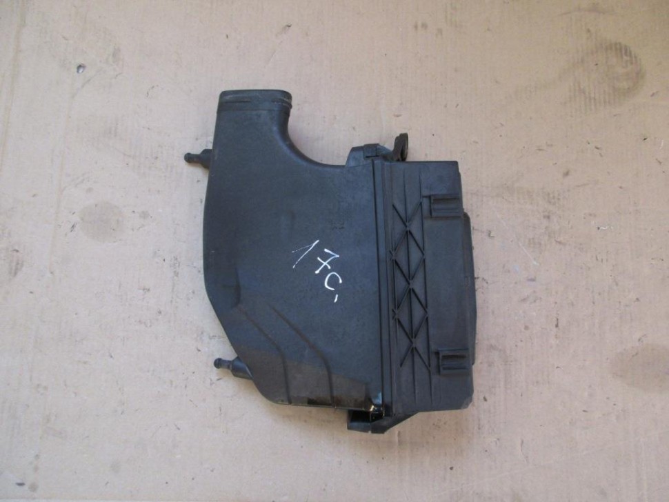 Корпус воздушного фильтра MERCEDES-BENZ CLS-класс C218/X218 (2010 - 2014) фото 1 — Разборка Мерседес