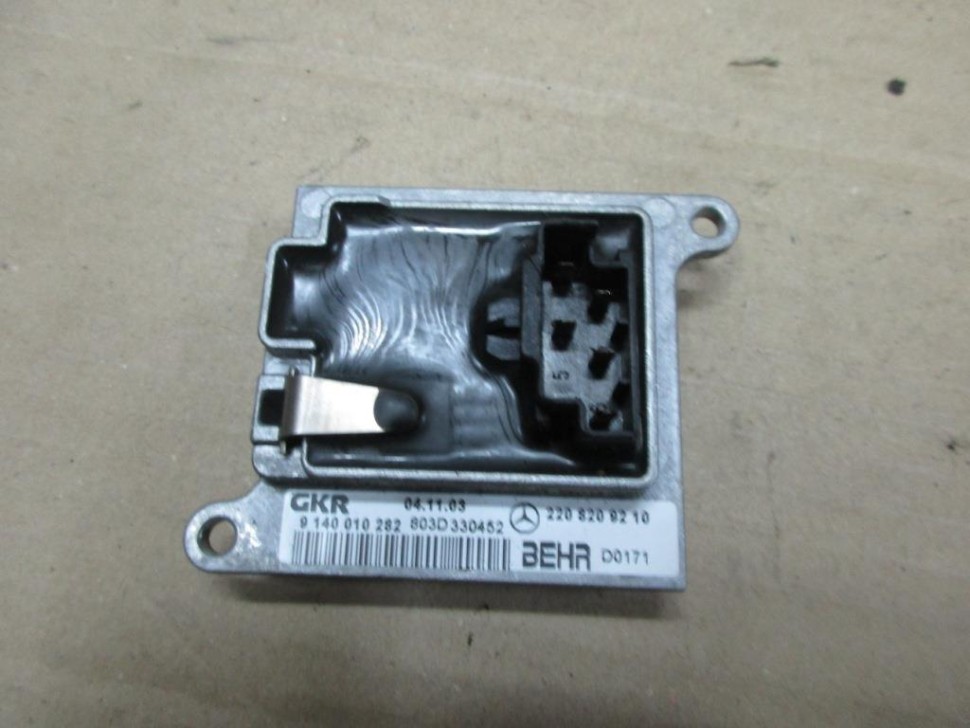 Реле моторчика печки MERCEDES-BENZ M-класс W163 рестайлинг (2001 - 2005) фото 1 — Разборка Мерседес