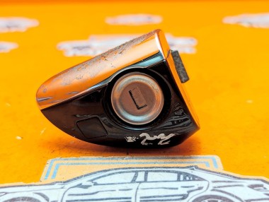 Личинки дверей MERCEDES-BENZ S-класс W220 (1998 - 2005) — Разборка Мерседес