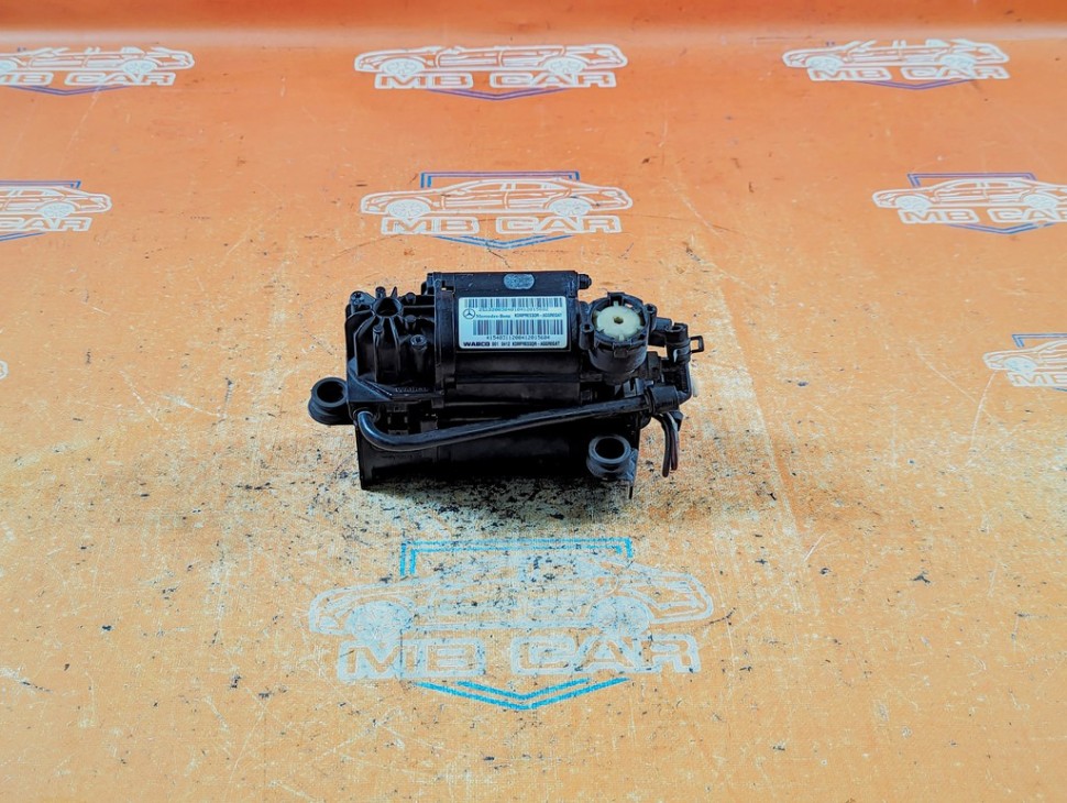 Компрессор пневмоподвески MERCEDES-BENZ E-класс W211/S211 (2002 - 2006) фото 1 — Разборка Мерседес