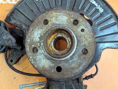 Кулак поворотный передний правый MERCEDES-BENZ M-класс W163 (1997 - 2001) — Разборка Мерседес