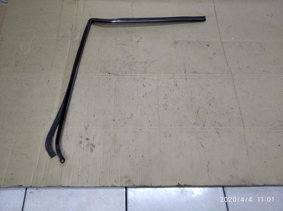 Молдинг заднего стекла MERCEDES-BENZ W124 W124/S124/C124/A124 (1984 - 1993) фото 1 — Разборка Мерседес