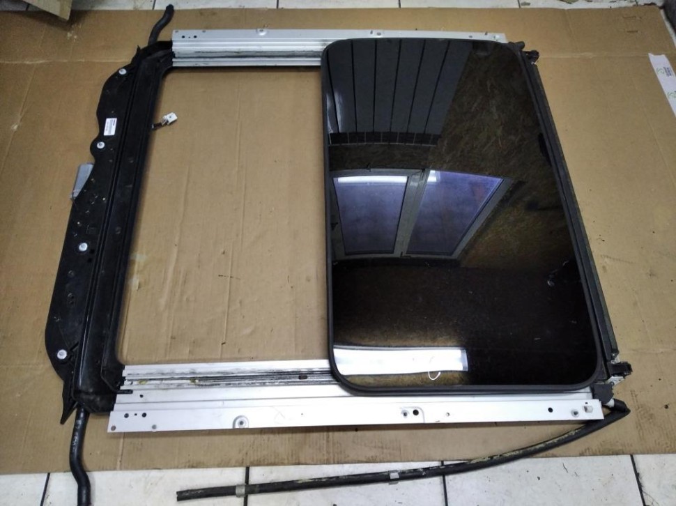 Люк сдвижной MERCEDES-BENZ CLS-класс C218/X218 (2010 - 2014) фото 1 — Разборка Мерседес