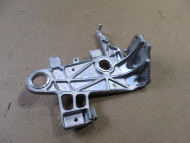 Кронштейн корпуса воздушного фильтра MERCEDES-BENZ E-класс W212/S212/C207/A207 рестайлинг (2013 - 2016) — Разборка Мерседес