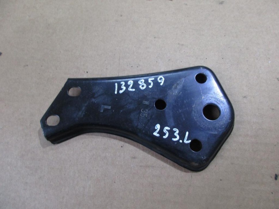 Кронштейн MERCEDES-BENZ GLC-класс X253 (2015 - 2019) фото 1 — Разборка Мерседес