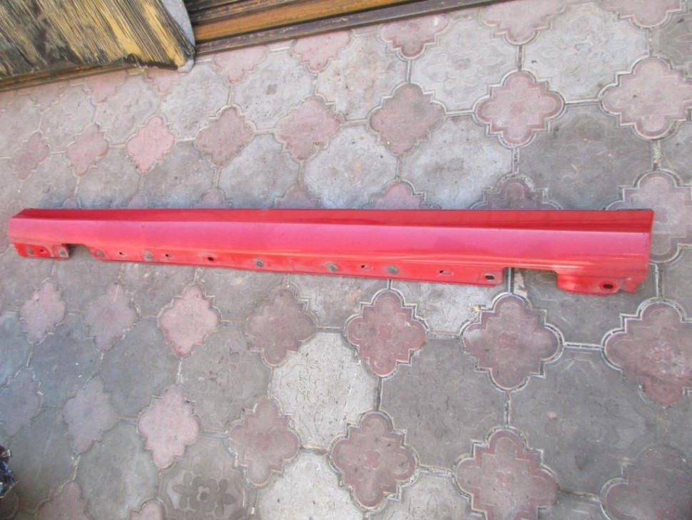 Порог пластиковый левый MERCEDES-BENZ C-класс W203/S203/CL203 рестайлинг (2004 - 2008) фото 1 — Разборка Мерседес