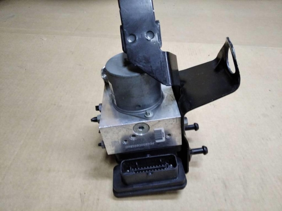 Блок ABS MERCEDES-BENZ GLE-класс AMG W166 (2015 - 2019) фото 1 — Разборка Мерседес