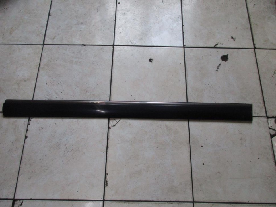 Молдинг двери MERCEDES-BENZ E-класс W210/S210 (1995 - 1999) фото 1 &mdash; Разборка Мерседес