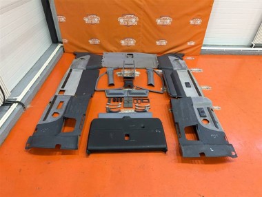 Комплект обшивки MERCEDES-BENZ Vito W638 (1996 - 2003) — Разборка Мерседес