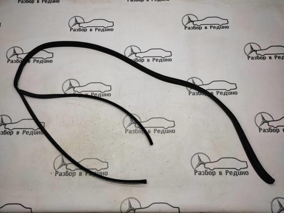 Уплотнитель крыши MERCEDES-BENZ S-класс W220 рестайлинг (2002 - 2005) фото 1 — Разборка Мерседес