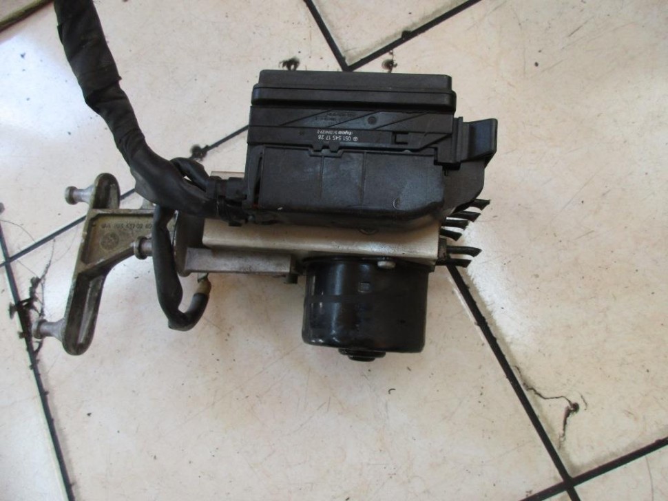 Блок ABS MERCEDES-BENZ C-класс W203/S203/CL203 рестайлинг (2004 - 2008) фото 1 — Разборка Мерседес