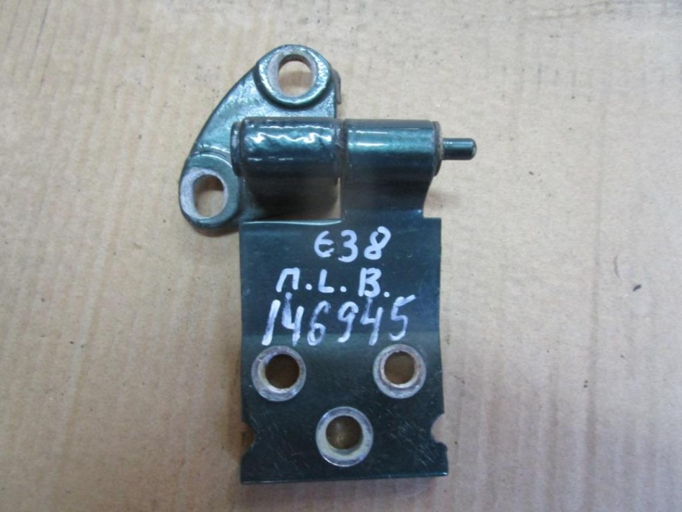 Петля двери MERCEDES-BENZ Vito W638 (1996 - 2003) фото 1 — Разборка Мерседес