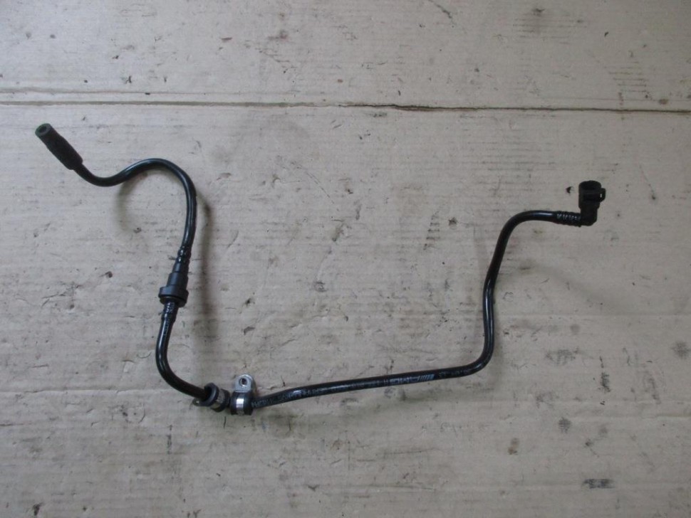 Трубка регенерации MERCEDES-BENZ A-класс AMG W176 (2013 - 2015) фото 1 — Разборка Мерседес