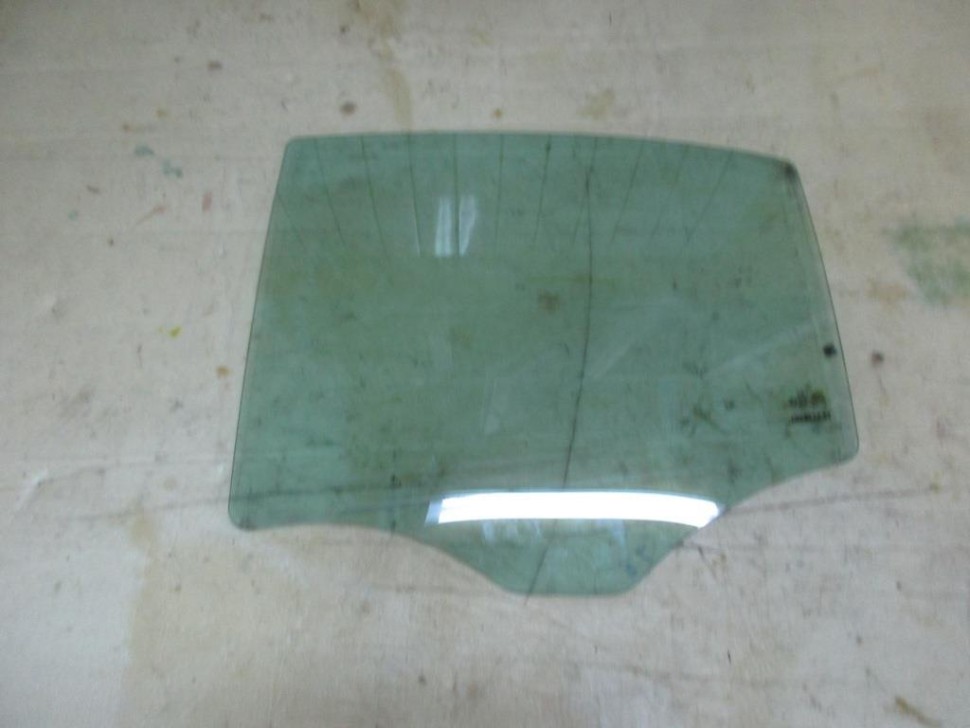 Стекло заднее левое MERCEDES-BENZ E-класс W211/S211 (2002 - 2006) фото 1 — Разборка Мерседес