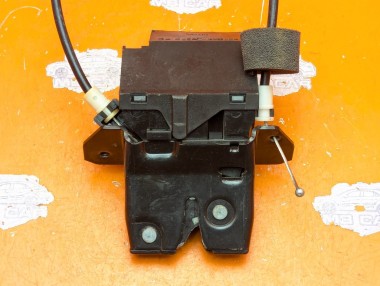 Замок багажника MERCEDES-BENZ C-класс W203/S203/CL203 (2000 - 2004) &mdash; Разборка Мерседес