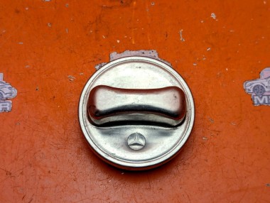 Крышка топливного бака MERCEDES-BENZ SL-класс R129 рестайлинг (1995 - 1998) — Разборка Мерседес