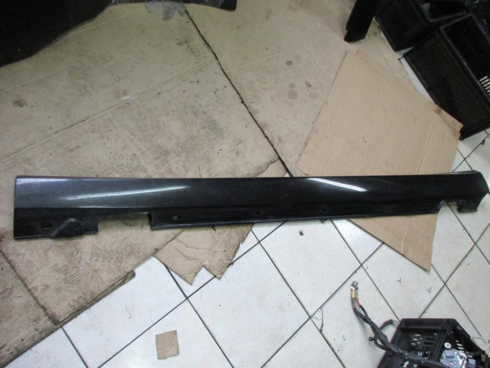 Порог пластиковый левый MERCEDES-BENZ E-класс W212/S212/C207/A207 (2009 - 2013) фото 1 — Разборка Мерседес