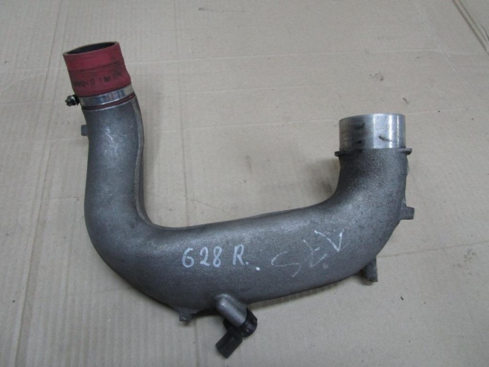 Патрубок интеркулера MERCEDES-BENZ S-класс W220 (1998 - 2005) фото 1 — Разборка Мерседес