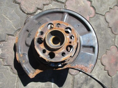 Кулак подвески задний правый MERCEDES-BENZ E-класс W211/S211 (2002 - 2006) — Разборка Мерседес