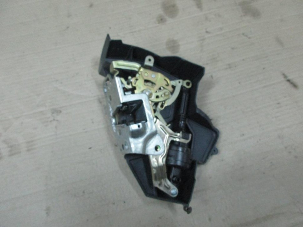 Замок двери задней левой MERCEDES-BENZ E-класс W210/S210 рестайлинг (1999 - 2003) фото 1 — Разборка Мерседес