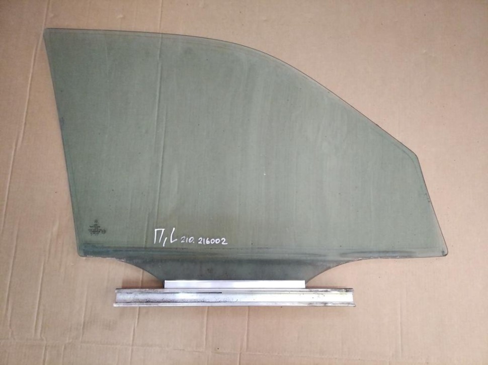 Стекло переднее левое MERCEDES-BENZ E-класс W210/S210 (1995 - 1999) фото 1 — Разборка Мерседес