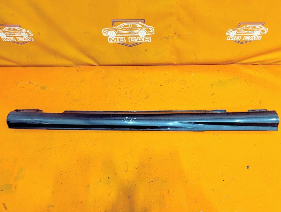 Порог пластиковый правый MERCEDES-BENZ C-класс W204/S204/С204 рестайлинг (2011 - 2015) фото 1 — Разборка Мерседес