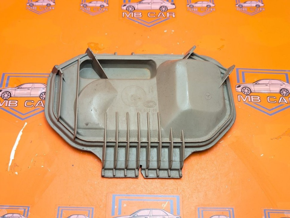 Крышка фары MERCEDES-BENZ E-класс W124/S124/C124/A124 (1984 - 1997) фото 1 &mdash; Разборка Мерседес