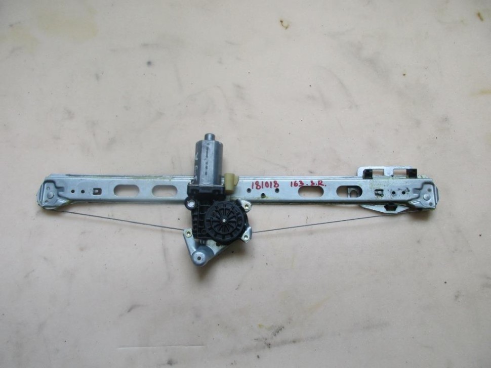Стеклоподъемник задний правый MERCEDES-BENZ M-класс W163 рестайлинг (2001 - 2005) фото 1 — Разборка Мерседес