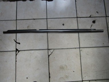 Молдинг стекла двери MERCEDES-BENZ E-класс W212/S212/C207/A207 (2009 - 2013) — Разборка Мерседес