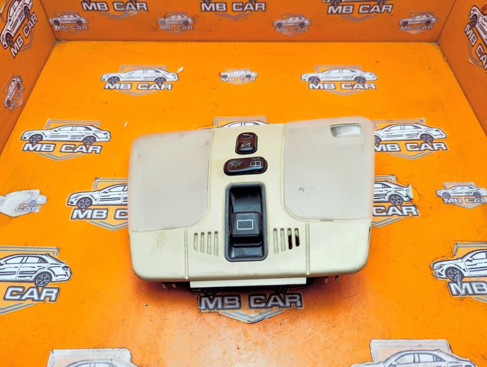 Плафон салона MERCEDES-BENZ E-класс W210/S210 (1995 - 1999) фото 1 &mdash; Разборка Мерседес