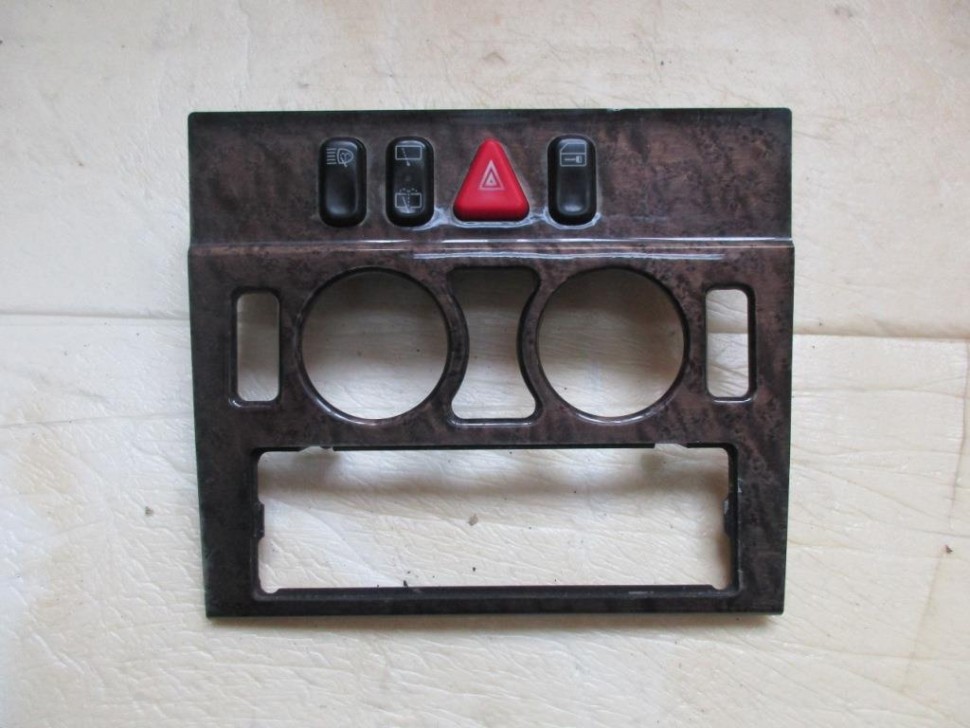 Накладка блока климата MERCEDES-BENZ E-класс W210/S210 (1995 - 1999) фото 1 — Разборка Мерседес