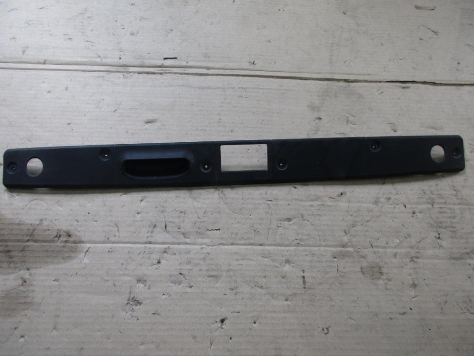 Накладка крышки багажника MERCEDES-BENZ E-класс W211/S211 рестайлинг (2006 - 2009) фото 1 — Разборка Мерседес