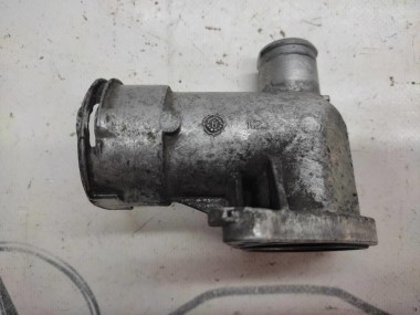 Фланец системы охлаждения MERCEDES-BENZ M-класс W164 (2005 - 2008) — Разборка Мерседес