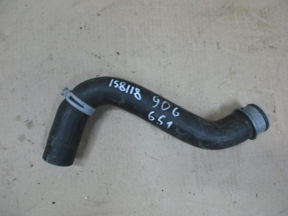 Патрубок радиатора MERCEDES-BENZ Sprinter W906 (2006 - 2019) фото 1 — Разборка Мерседес