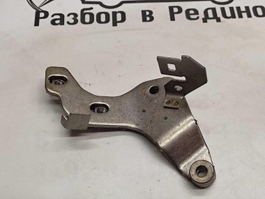 Кронштейн катализатора MERCEDES-BENZ E-класс W213/S213/C238/A238 (2016 - 2021) — Разборка Мерседес