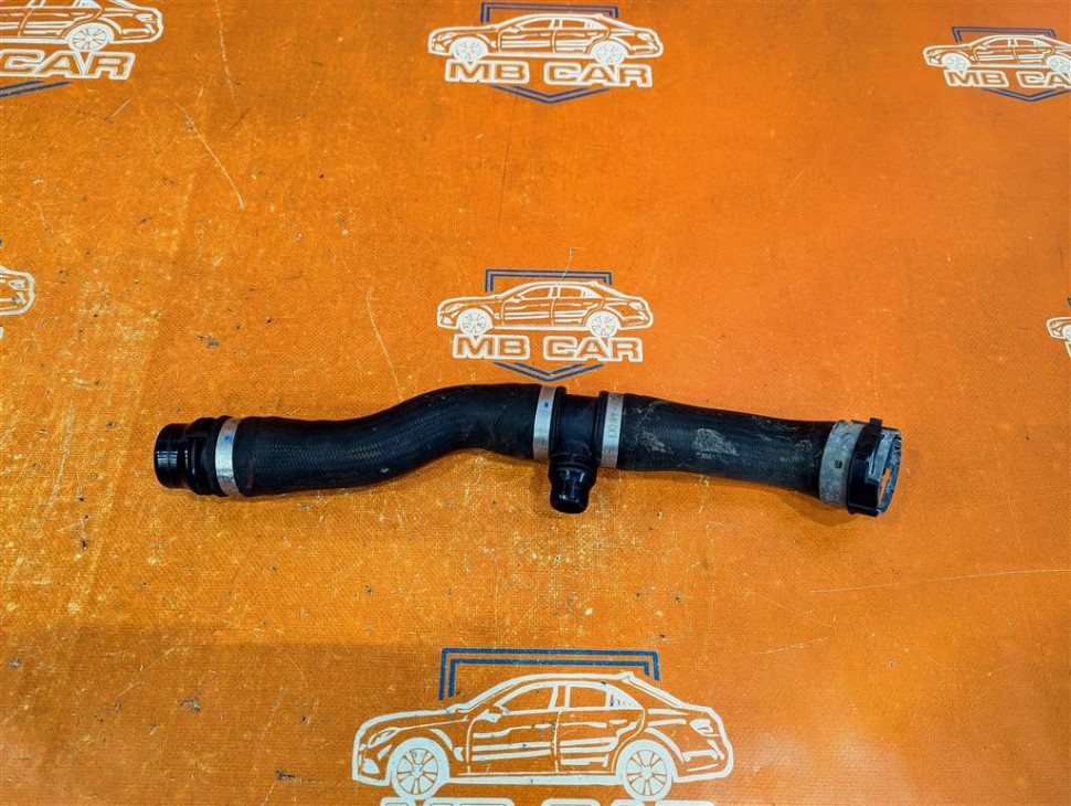 Патрубок ОЖ MERCEDES-BENZ GLE-класс V167 (2018 - 2024) фото 1 — Разборка Мерседес