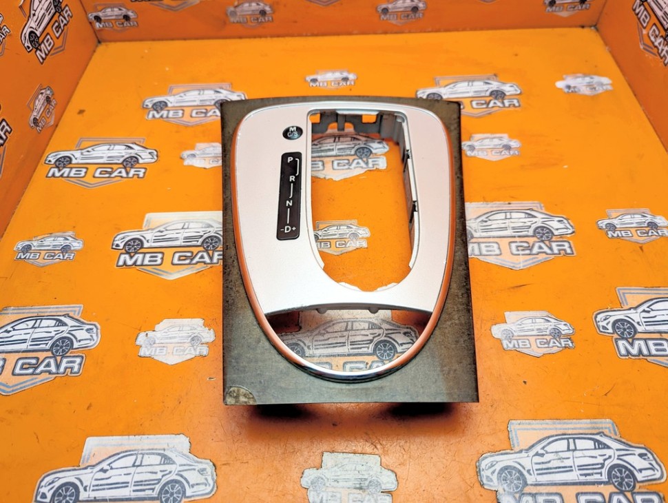 Накладка кулисы АКПП MERCEDES-BENZ E-класс AMG W211/S211 (2002 - 2006) E 55 AMG 5.4 AT (474 л.с.) фото 1 &mdash; Разборка Мерседес