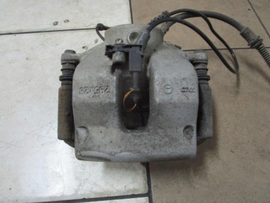 Суппорт передний правый MERCEDES-BENZ C-класс W204/S204 (2006 - 2011) — Разборка Мерседес