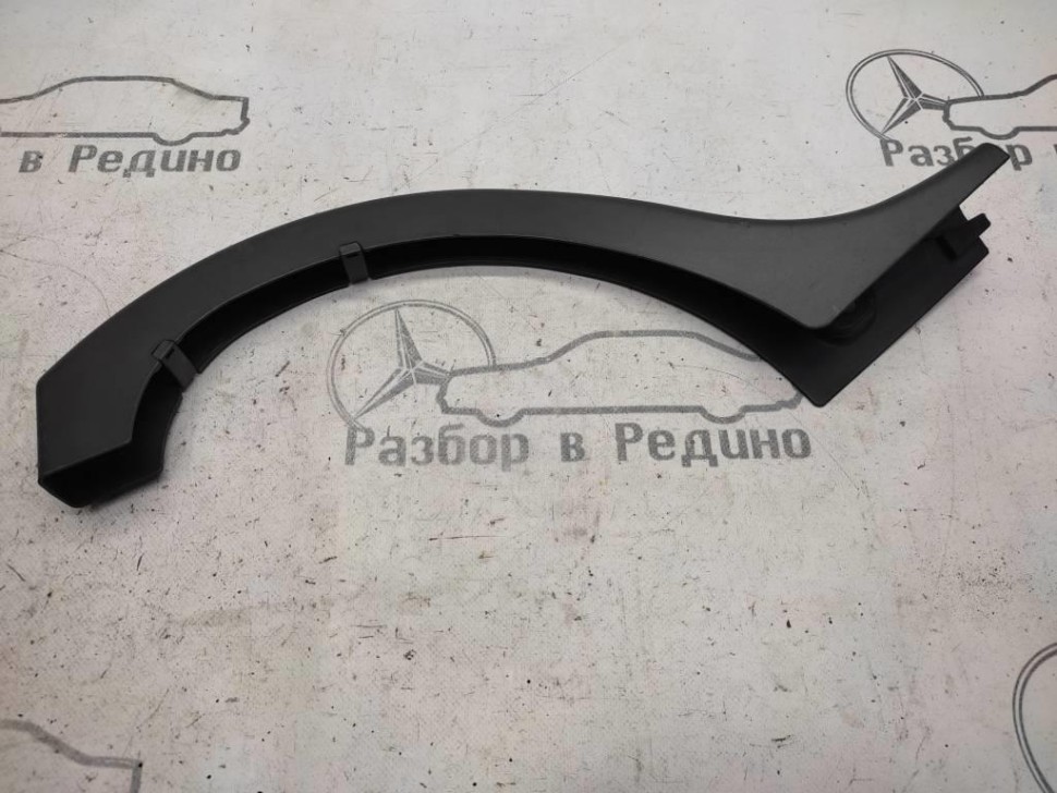 Накладка петли багажника MERCEDES-BENZ CLS-класс C219 (2004 - 2008) фото 1 — Разборка Мерседес