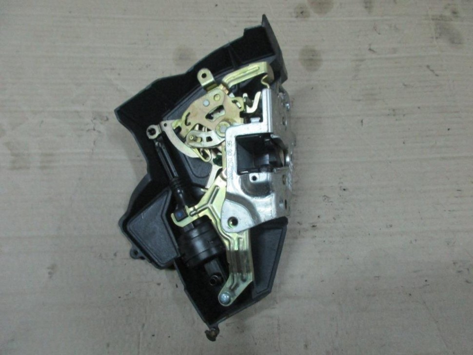 Замок двери задней правой MERCEDES-BENZ E-класс W210/S210 рестайлинг (1999 - 2003) фото 1 — Разборка Мерседес